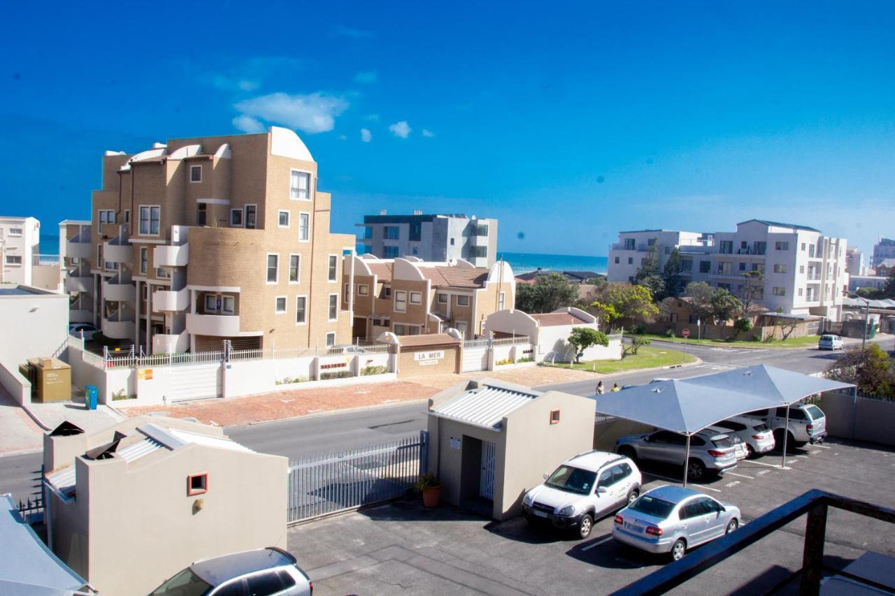 Caline Vip Apartments, Beach Close Bloubergstrand Exteriör bild