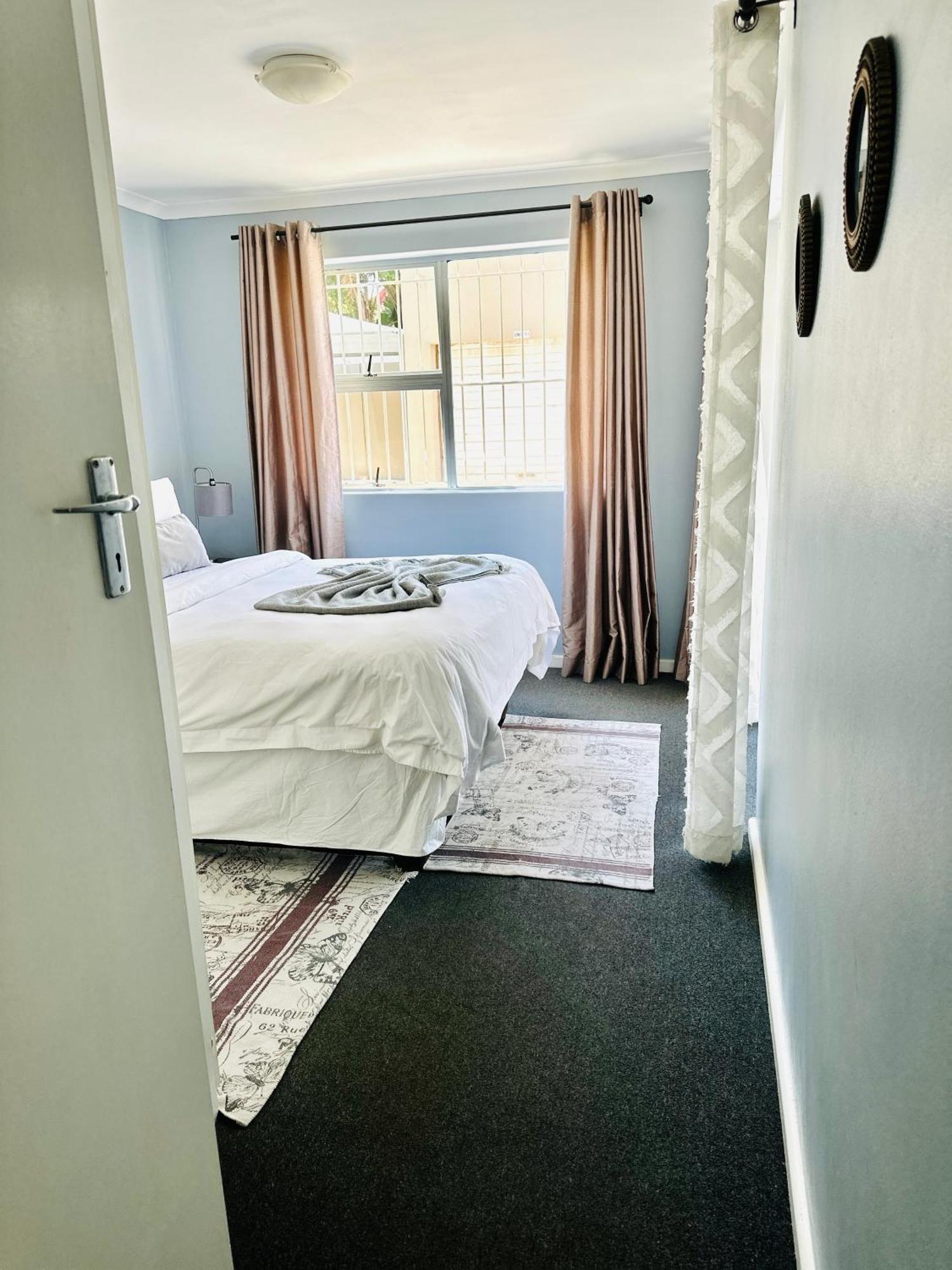 Caline Vip Apartments, Beach Close Bloubergstrand Exteriör bild
